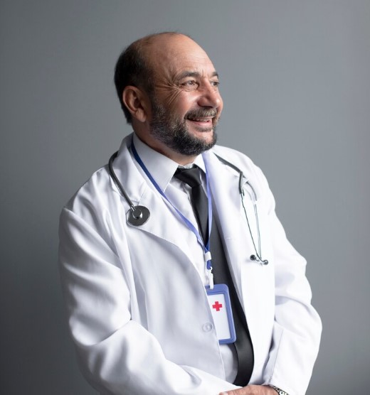 Dr. Carlos Martinez